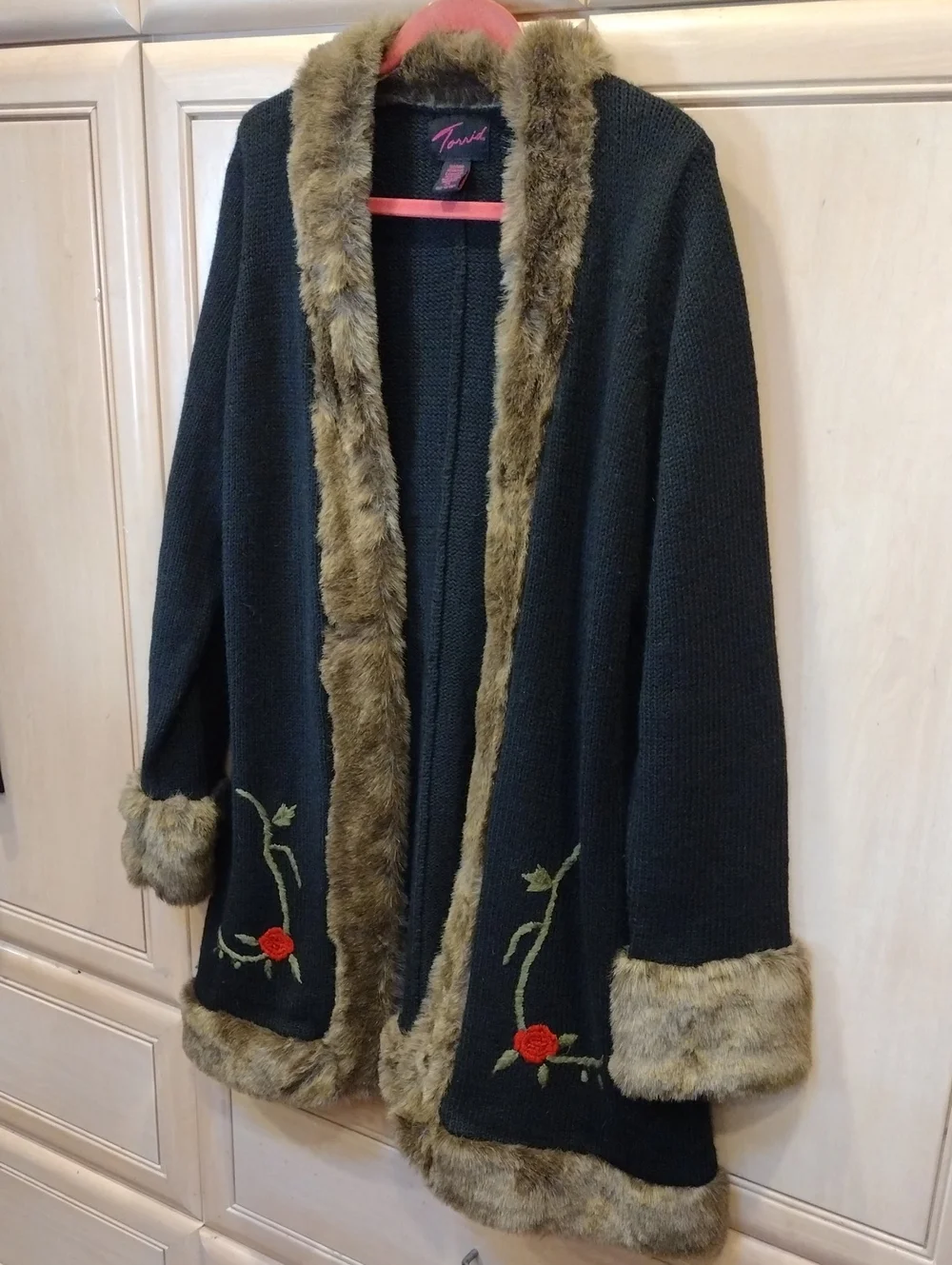 Vtg torrid Black Boho Goth Penny Lane Cardigan w/ faux Fur & Rose Embroidery - Picture 3 of 15